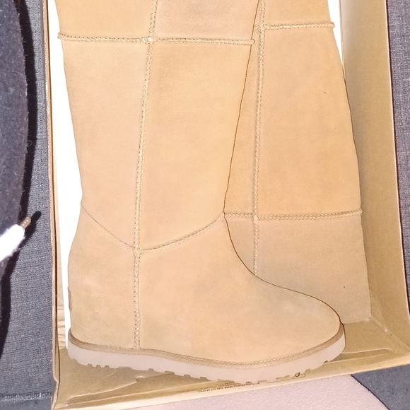 Over the Knee Ugg Boots brown/tan - Picture 5 of 9